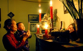 Thờ cúng cha mẹ hay ông bà quá vãng nhiều nơi có được không? 